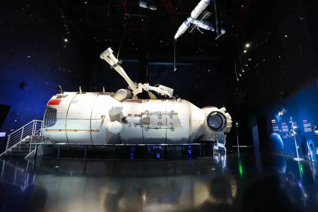 刷爆朋友圈！全球最大的天文館，上海又一地標(biāo)建筑火了~(圖20)